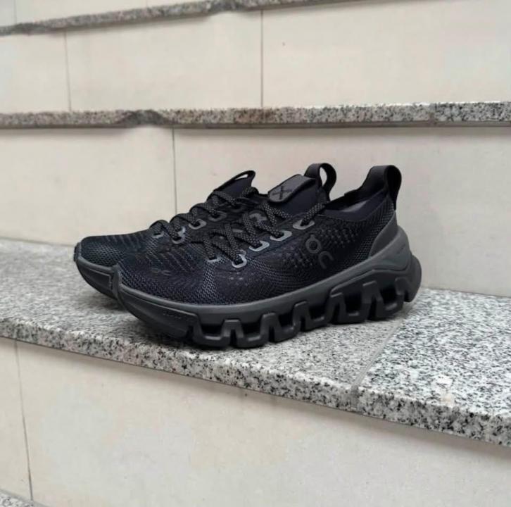 6a97fad9665371.jpeg On Cloud X Tempo Black – First Copy - Image 1